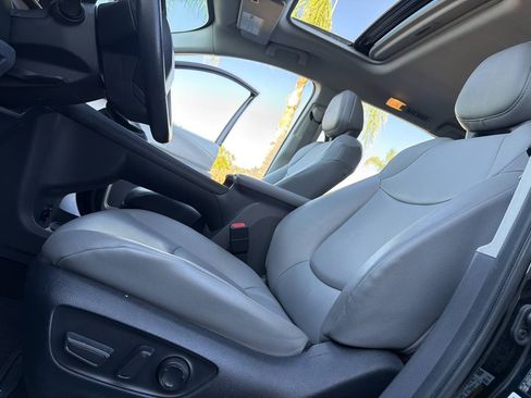 Used 2024 Toyota Sienna XLE FWD image 36
