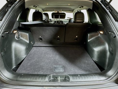 Used 2019 Jeep Cherokee Latitude Plus w/ Cold Weather Group image 24