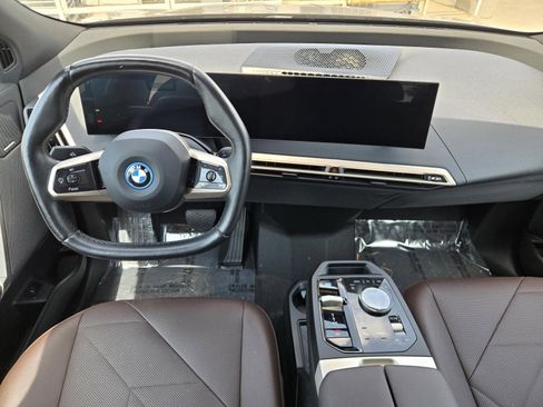 Used 2023 BMW iX xDrive50 w/ Convenience Package AWD/4WD image 8