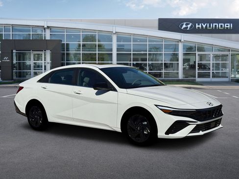 New 2026 Hyundai Elantra SEL Sport Premium FWD image 10
