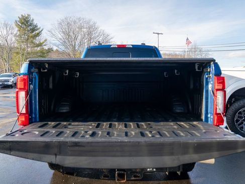 Used 2022 Ford F250 Lariat w/ Black Appearance Package image 7