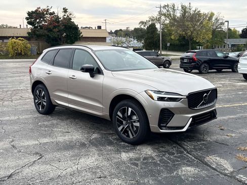 New 2026 Volvo XC60 B5 Plus w/ Climate Package image 3