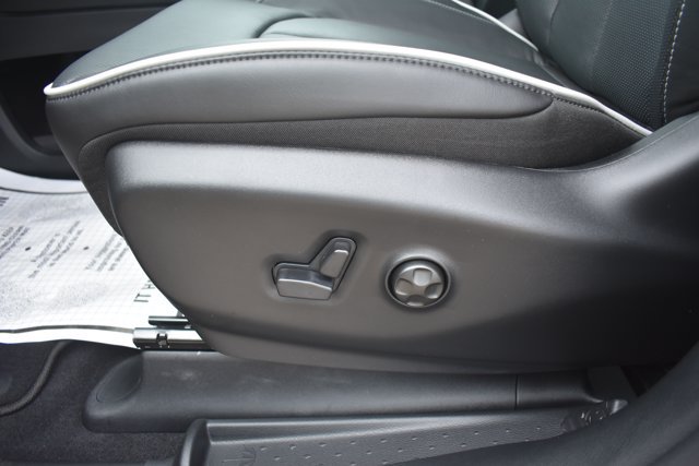 New 2027 Chrysler Pacifica Limited AWD/4WD image 14