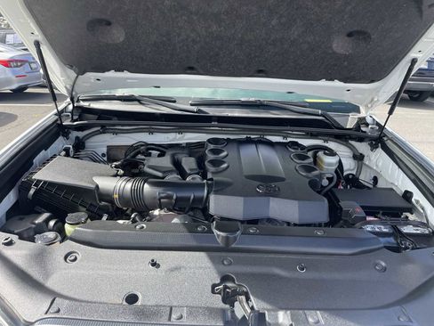 Used 2019 Toyota 4Runner SR5 image 17