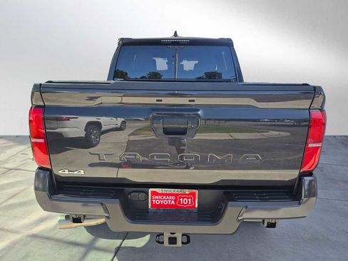 Used 2025 Toyota Tacoma SR5 AWD/4WD image 4
