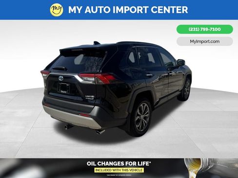 Used 2022 Toyota RAV4 Limited AWD/4WD image 7