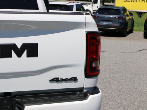 Used 2025 RAM 2500 Big Horn AWD/4WD image 7