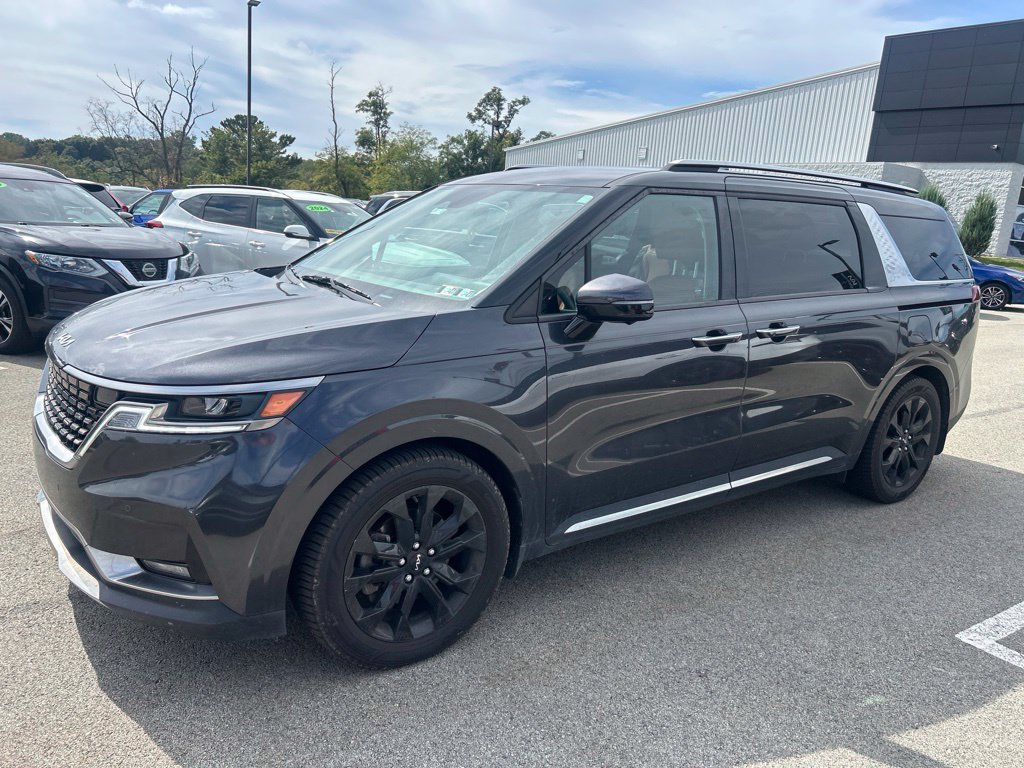 Certified 2024 Kia Carnival SX FWD image 3