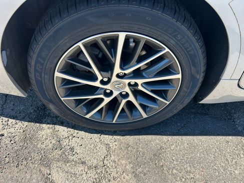 Used 2016 Lexus ES 350 w/ Navigation System Package FWD image 11