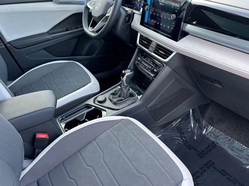 New 2026 Volkswagen Taos SE AWD/4WD image 15