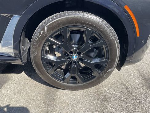 Used 2023 BMW X7 xDrive40i w/ Premium Package AWD/4WD image 11