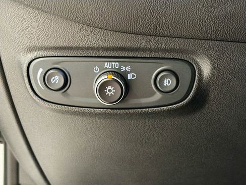 Used 2020 Chevrolet Equinox Premier image 11