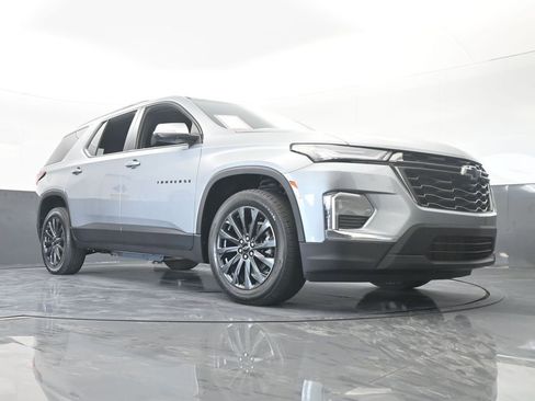 Used 2023 Chevrolet Traverse RS image 71