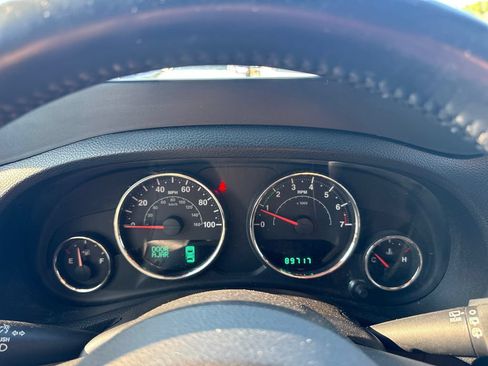 Used 2013 Jeep Wrangler Unlimited Sahara w/ Connectivity Group AWD/4WD image 35