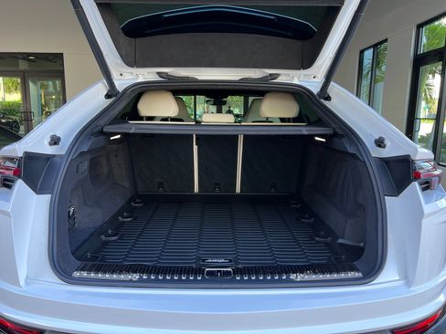 Used 2021 Lamborghini Urus AWD/4WD image 47