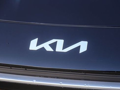 New 2026 Kia Niro LX image 14