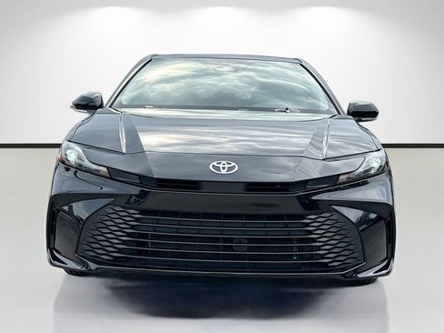 Used 2025 Toyota Camry LE w/ Convenience Package FWD image 8