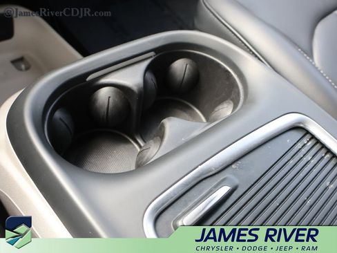 Used 2023 Chrysler Pacifica Touring-L FWD image 39