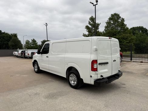 Used 2018 Nissan NV 1500 SV RWD image 4