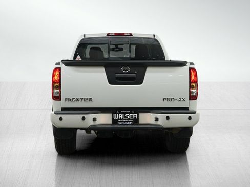 Used 2017 Nissan Frontier PRO-4X AWD/4WD image 4
