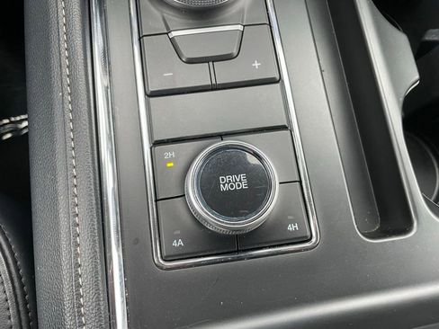 Used 2024 Ford Expedition XLT AWD/4WD image 15