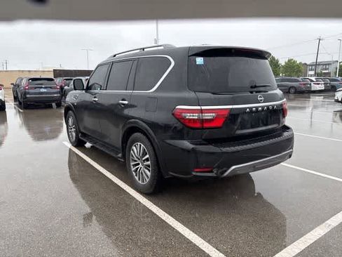 Used 2021 Nissan Armada SL w/ Captain's Chairs Package RWD image 3