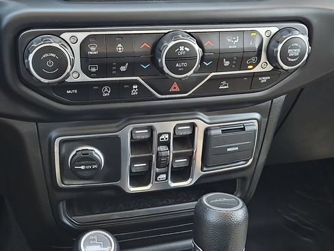 Used 2021 Jeep Gladiator Sport AWD/4WD image 25