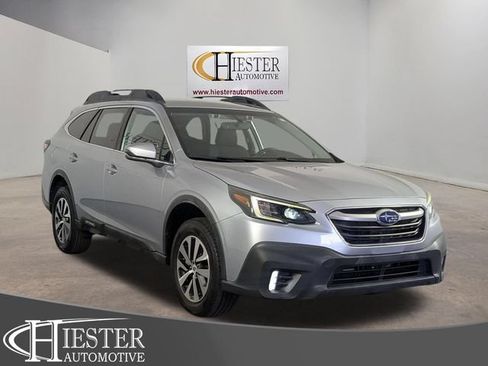 Used 2020 Subaru Outback Premium AWD/4WD image 1