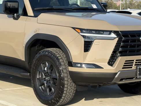 New 2026 Lexus GX 550 AWD/4WD image 4
