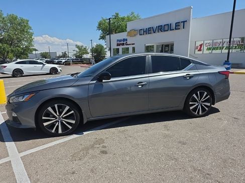 Used 2022 Nissan Altima 2.5 SR FWD image 3