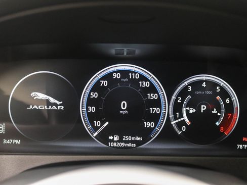 Used 2018 Jaguar XF S RWD image 30