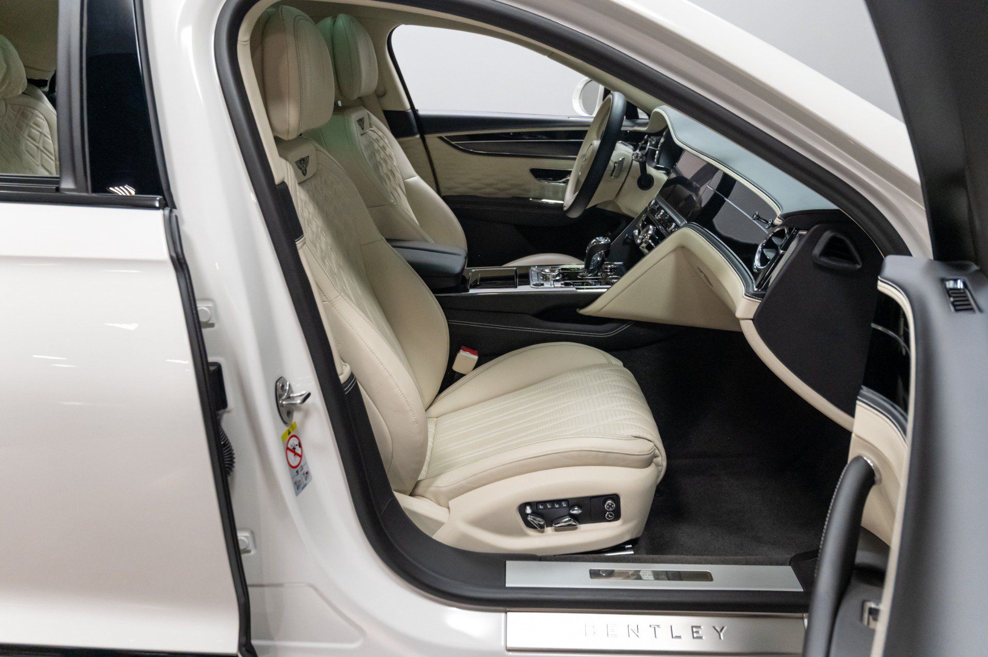 Used 2021 Bentley Flying Spur W12 AWD/4WD image 53