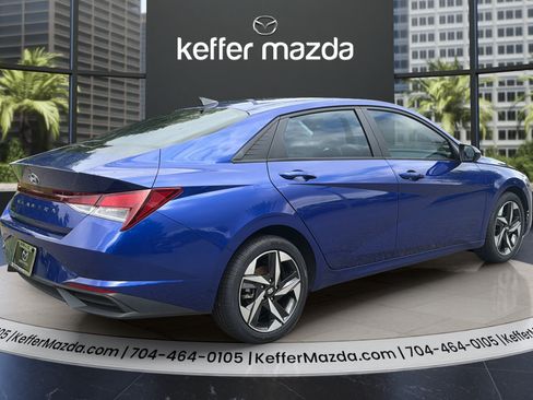 Used 2023 Hyundai Elantra SEL w/ Convenience Package FWD image 7