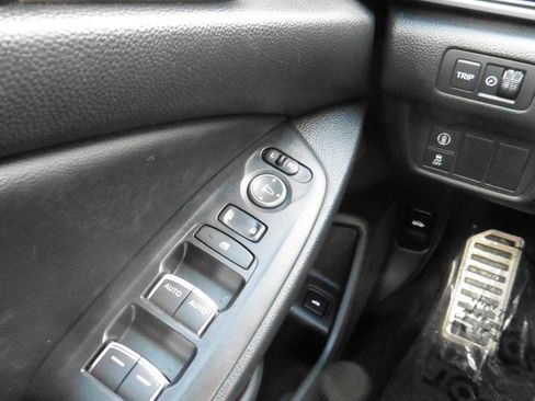 Used 2018 Honda Accord Sport image 13