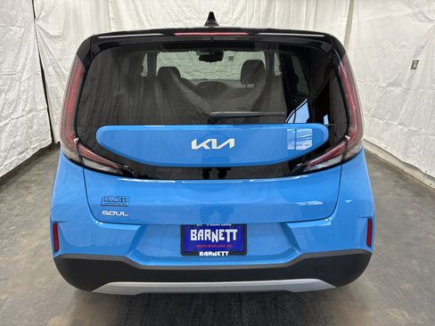 Certified 2023 Kia Soul S FWD image 7