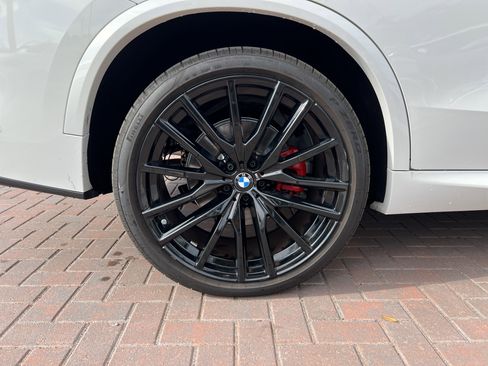 Used 2025 BMW X5 sDrive40i w/ M Sport Package RWD image 13