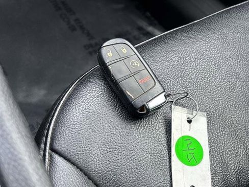 Certified 2022 Jeep Compass Limited image 28