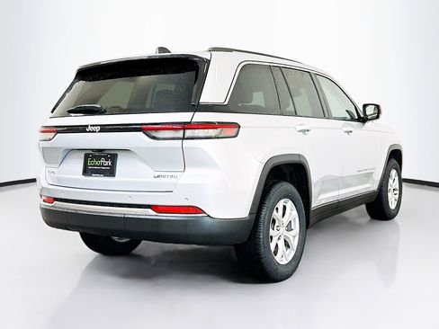 Used 2023 Jeep Grand Cherokee Limited image 9