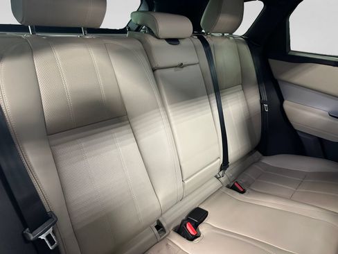 Used 2019 Land Rover Range Rover Velar R-Dynamic SE AWD/4WD image 24