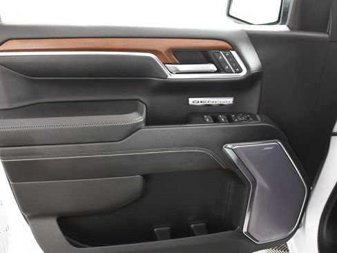 Used 2023 GMC Sierra 1500 Denali w/ Technology Package image 14