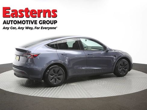 Used 2022 Tesla Model Y Long Range AWD/4WD image 37