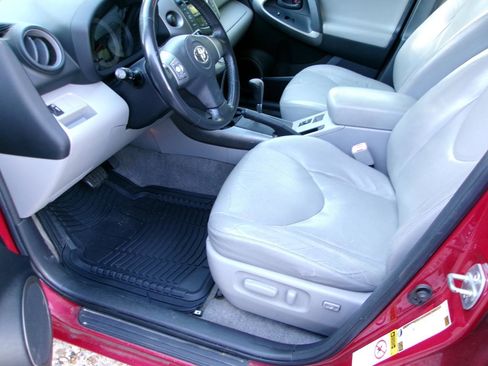 Used 2006 Toyota RAV4 Limited FWD image 17