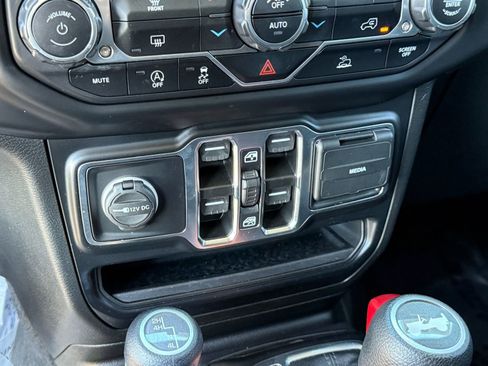 Used 2021 Jeep Wrangler Unlimited Sport image 24