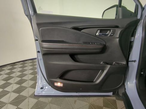 Used 2022 Honda Pilot Black Edition image 30
