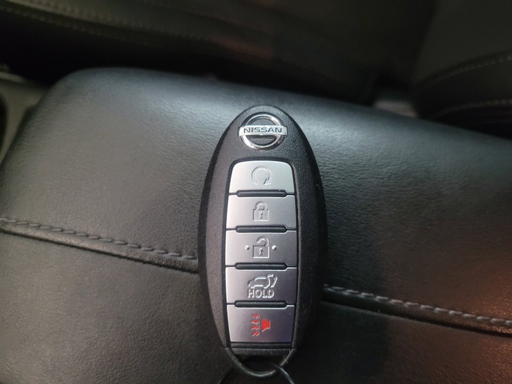 Used 2017 Nissan Rogue SL FWD image 32