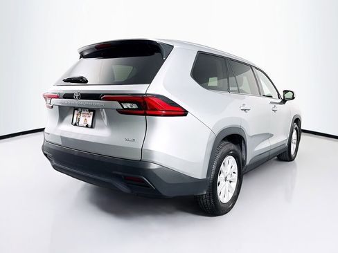 Used 2024 Toyota Grand Highlander XLE image 10