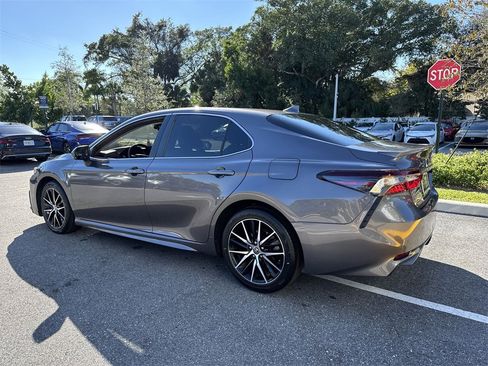 Used 2023 Toyota Camry SE image 13
