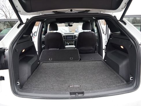 Used 2020 Volkswagen Atlas Cross Sport SE w/ Panoramic Sunroof Package image 37