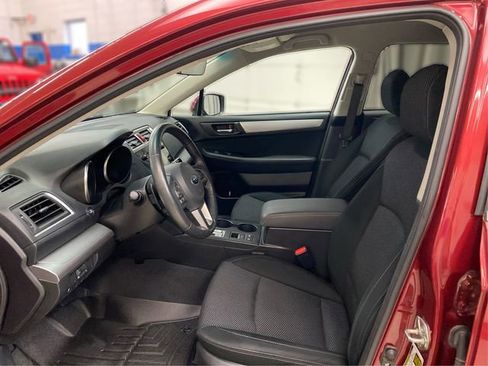 Used 2017 Subaru Outback 2.5i Premium image 9
