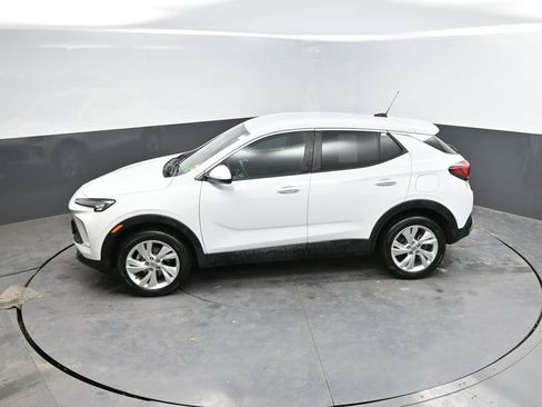 Used 2025 Buick Encore GX Preferred AWD/4WD image 26